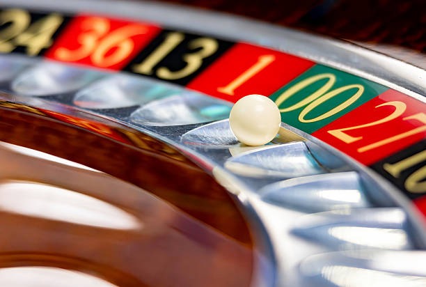 Lucky Neko payout table and betting interface showing multipliers and bonus features